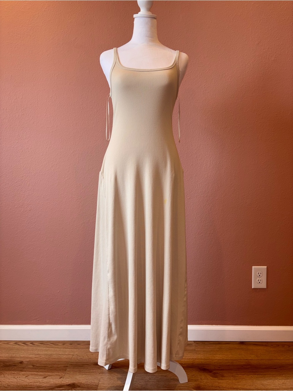 Old Navy Ribbed A-Line Maxi Dress in Cream size Small